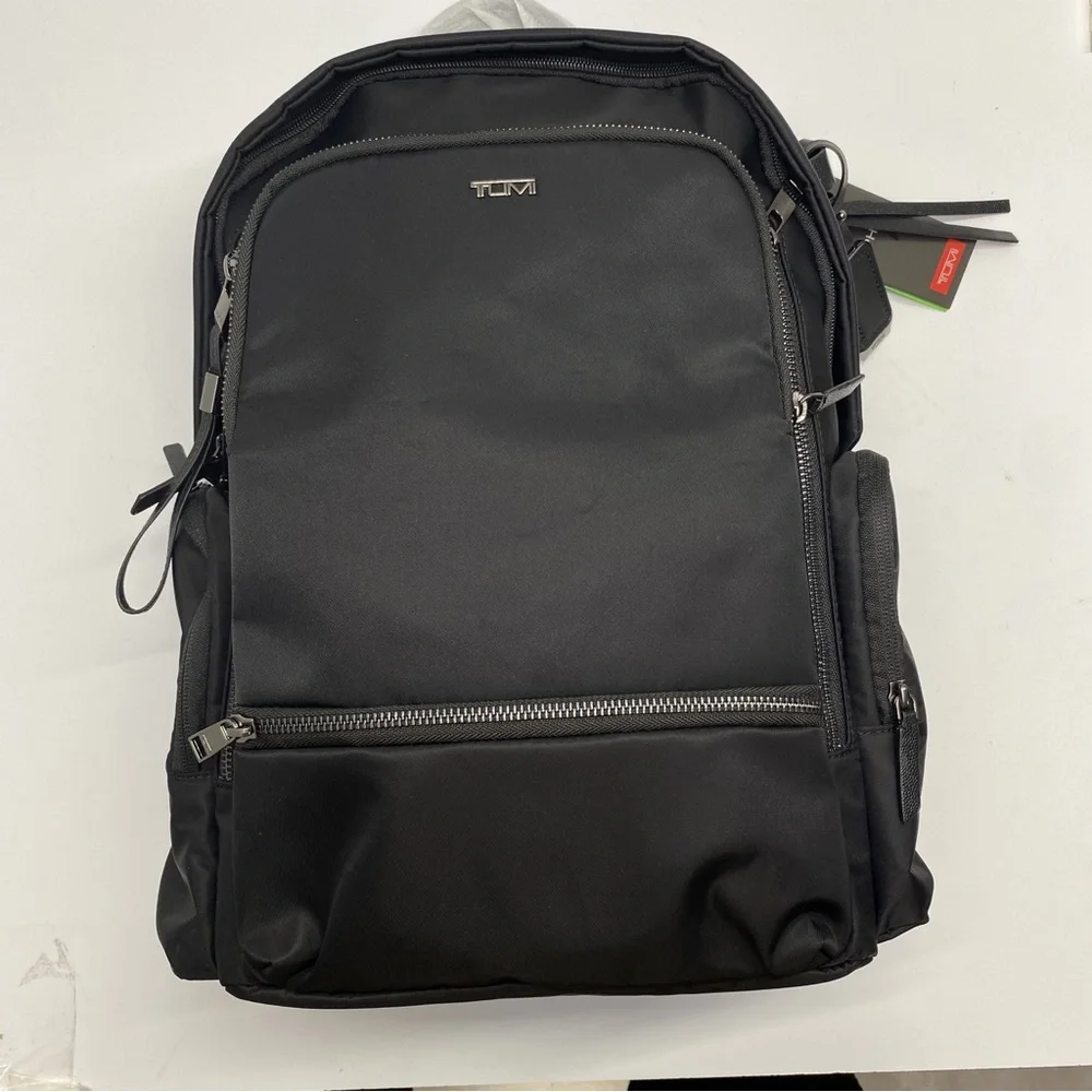 tumi - voyageur carson backpack - black Leather Laptop 17 x 12 x 5.5 Made of nylon Lining The Carson Backpack by TUMI